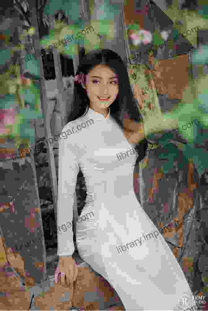 A Beautiful Vietnamese Woman Wearing A Traditional Ao Dai Dress Viet Nam Beautiful Girls 22 (Viet Nam Beautiful Girls Vol 1)