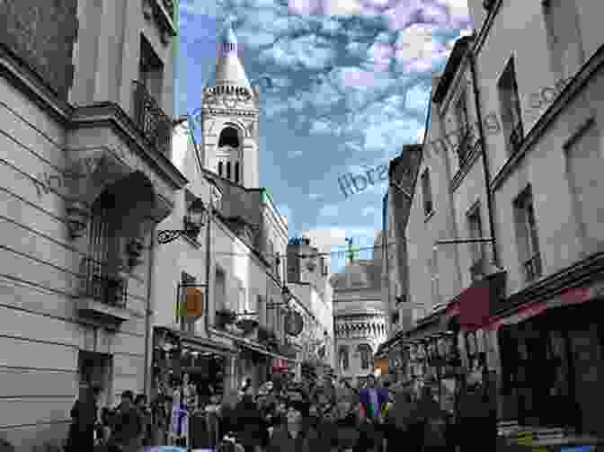 A Photo Of The Bustling Streets Of Montmartre Paris As You Ve Never Seen It Before: Paris Photography Coffee Table (Places Like You Ve Never Seen Before)